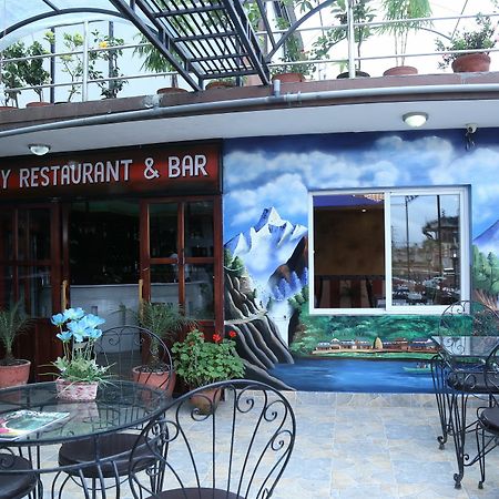 Hotel Nepal Tara Катманду Екстериор снимка